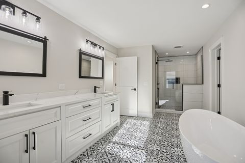 Tiny photo for 1326 N Race Avenue, Arlington Heights, IL 60004 (MLS # 12486774)