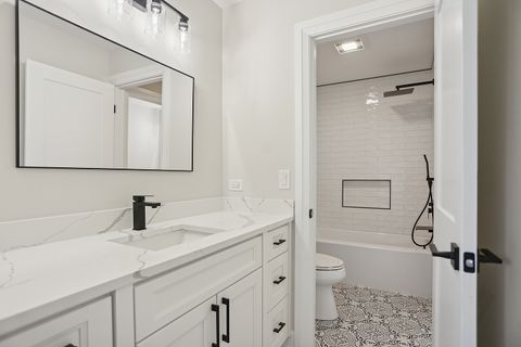 Tiny photo for 1326 N Race Avenue, Arlington Heights, IL 60004 (MLS # 12486774)