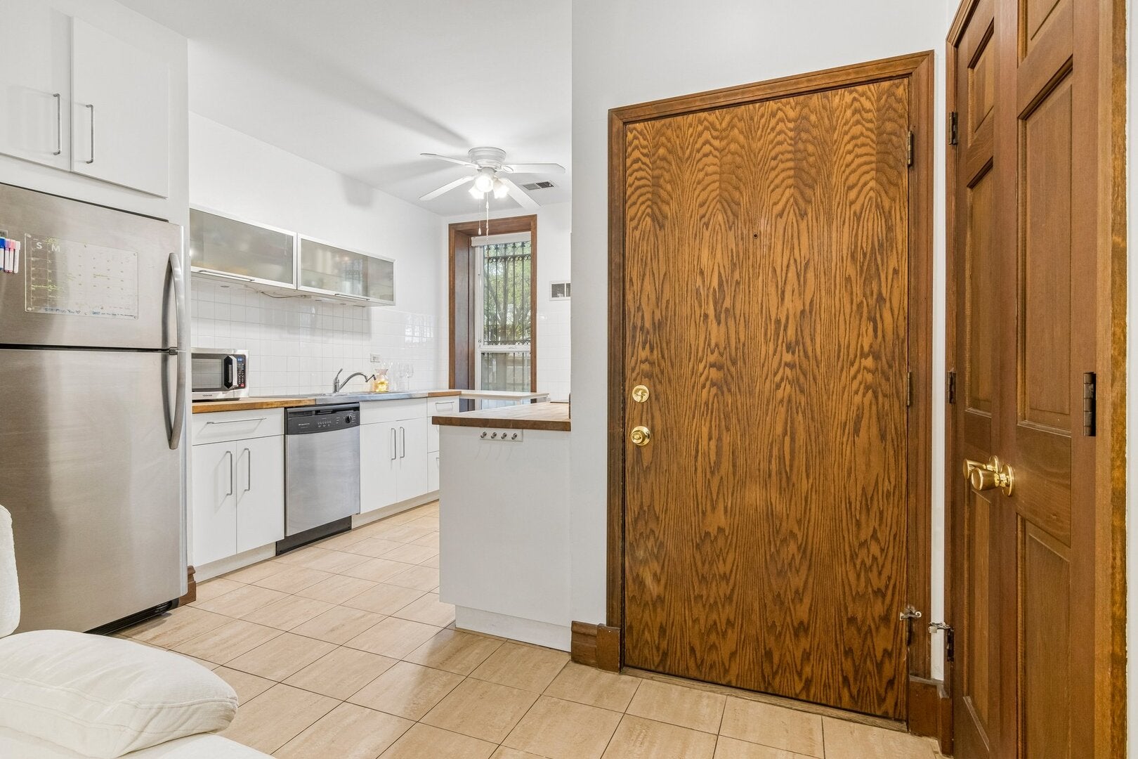 869 N LaSalle Street 2
