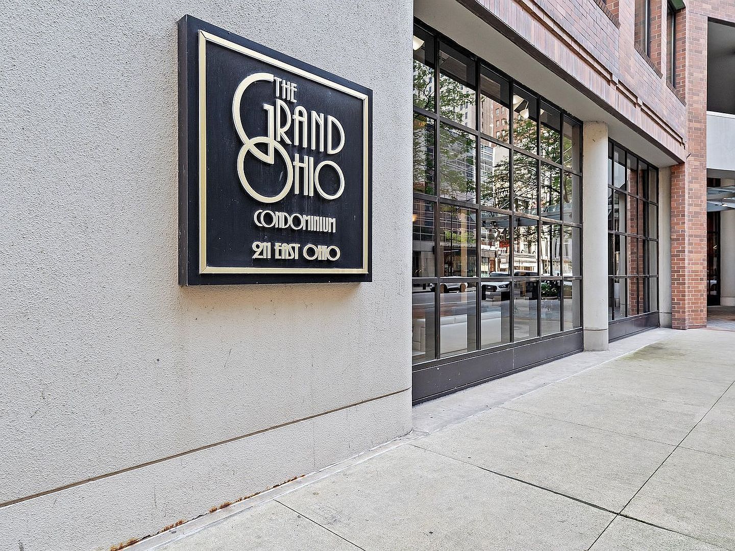 211 E Ohio Street 307