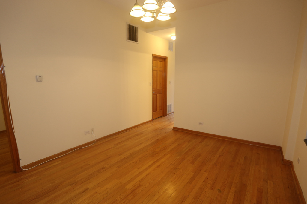 2138 W Chicago Avenue 2R