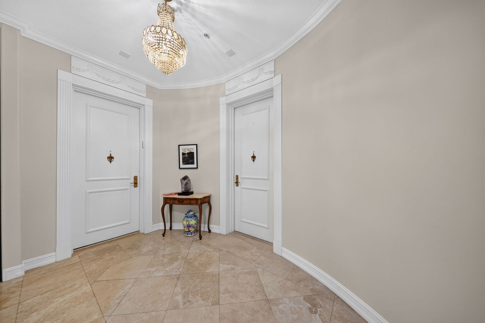 1233 N Gulfstream Avenue 401
