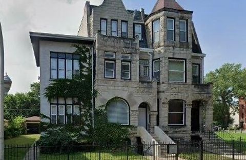 611 E 50th Place Chicago IL 60615