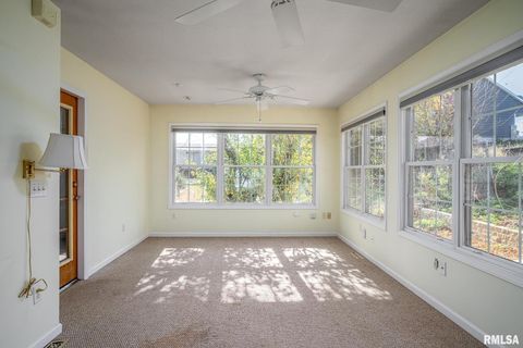 Tiny photo for 3812 N Thornwood Avenue, Davenport, IA 52806 (MLS # 12566309)