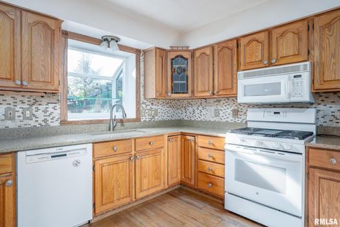 Tiny photo for 3812 N Thornwood Avenue, Davenport, IA 52806 (MLS # 12566309)