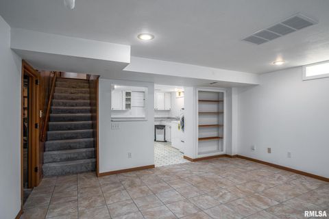 Tiny photo for 3812 N Thornwood Avenue, Davenport, IA 52806 (MLS # 12566309)