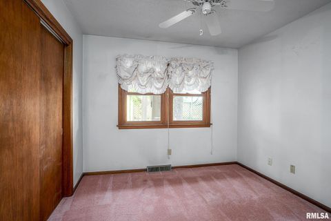 Tiny photo for 3812 N Thornwood Avenue, Davenport, IA 52806 (MLS # 12566309)