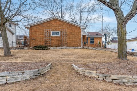 Tiny photo for 3812 N Thornwood Avenue, Davenport, IA 52806 (MLS # 12566309)