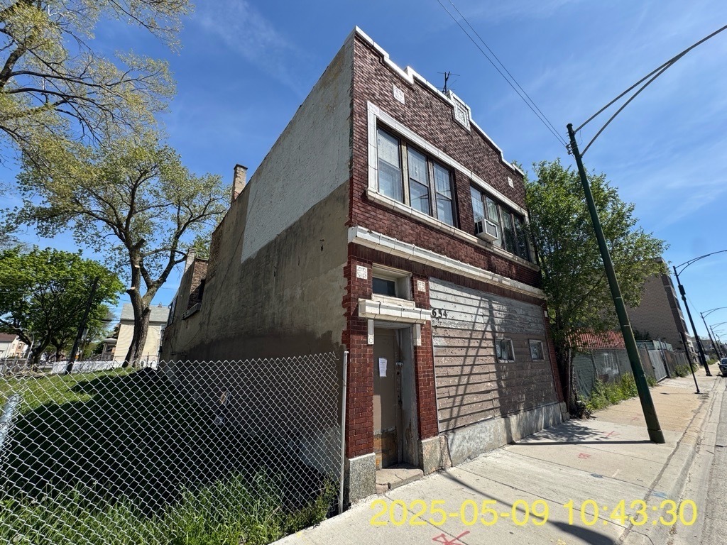 654 W 47th Street