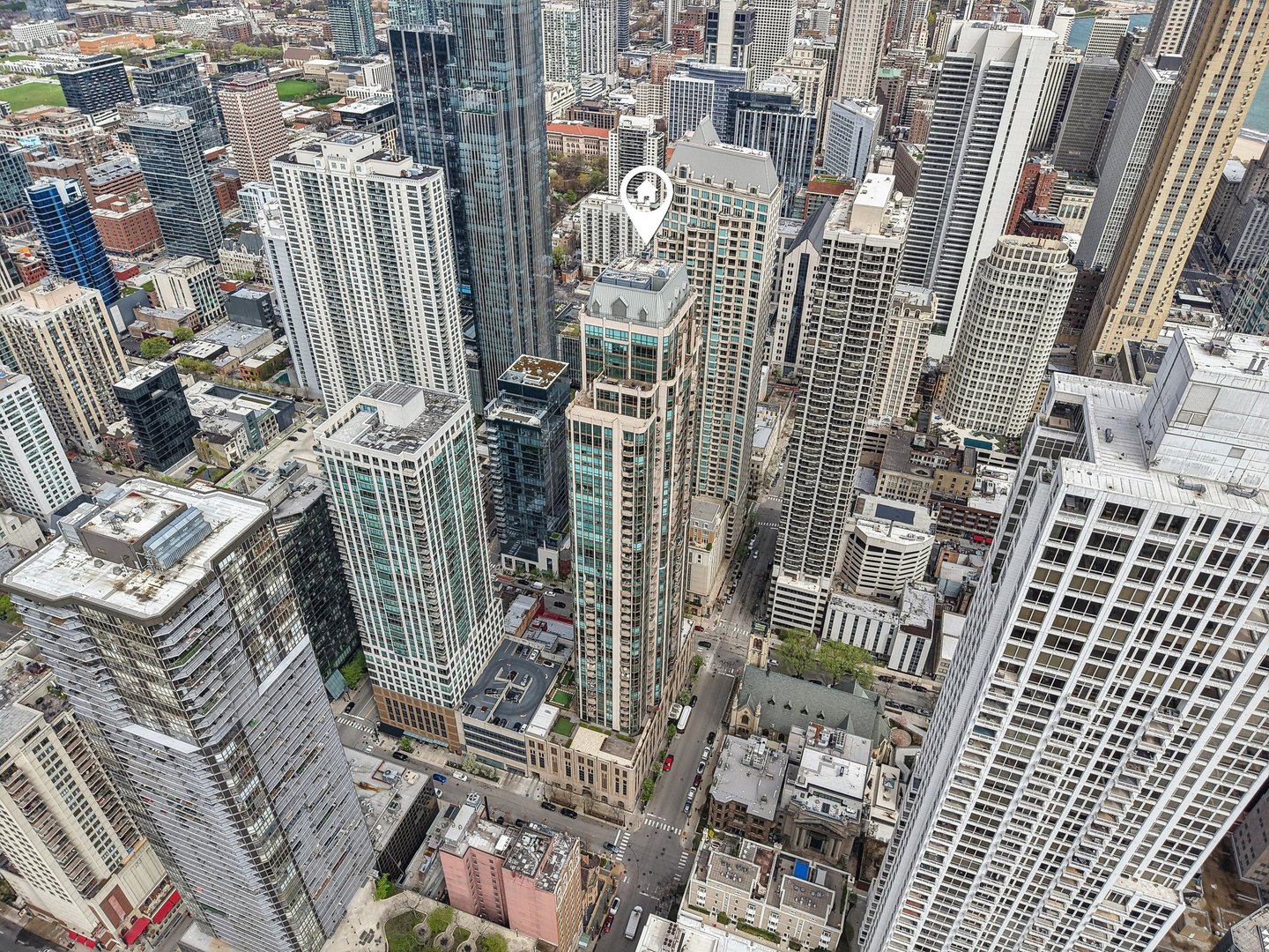 21 E Huron Street 1404