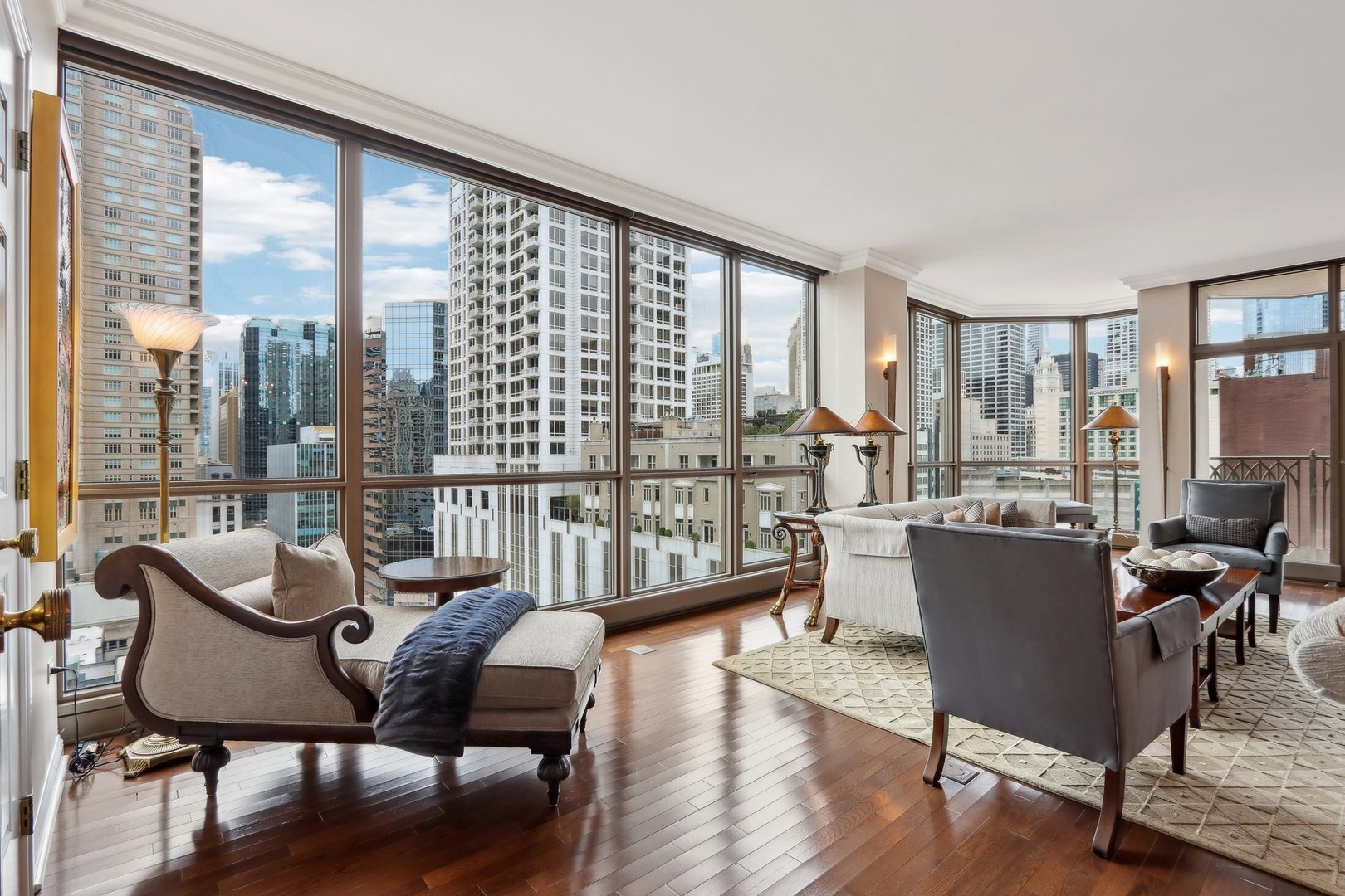 21 E Huron Street 1404