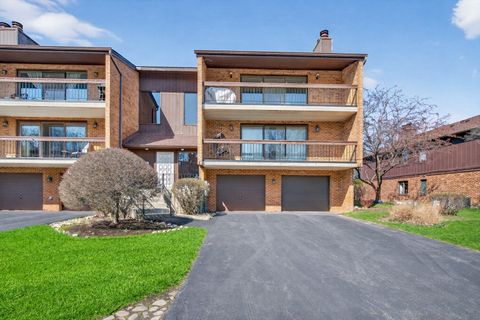 Photo of 8150 Brookside Drive #204, Palos Park, IL 60464 (MLS # 12604043)