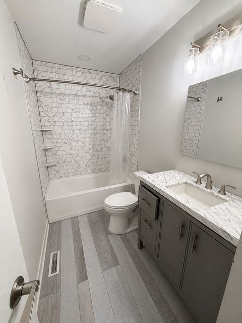 Tiny photo for 204 W Hawthorne Boulevard, Mundelein, IL 60060 (MLS # 12680271)