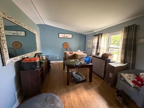 Tiny photo for 204 W Hawthorne Boulevard, Mundelein, IL 60060 (MLS # 12680271)