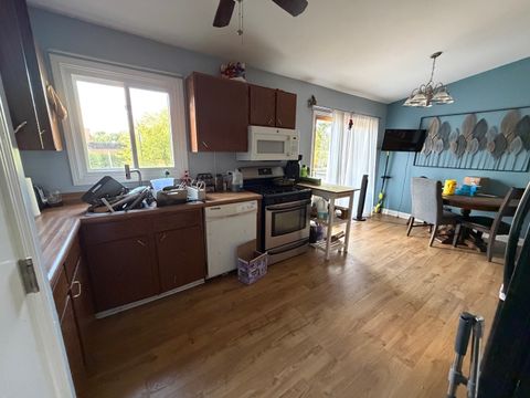 Tiny photo for 204 W Hawthorne Boulevard, Mundelein, IL 60060 (MLS # 12680271)
