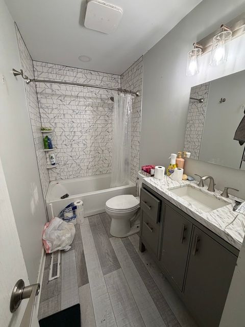 Tiny photo for 204 W Hawthorne Boulevard, Mundelein, IL 60060 (MLS # 12680271)