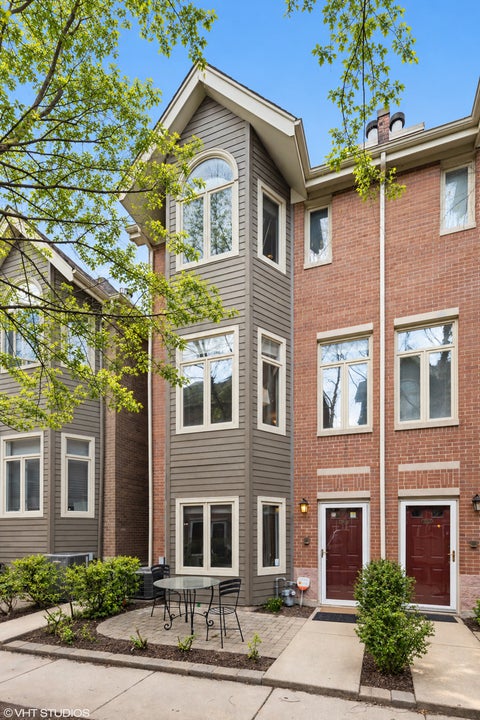 Photo of 1238 W Fletcher Street #G, Chicago, IL 60657 (MLS # 12794013)