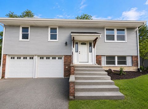 Photo of 7931 W laurel Drive, Frankfort, IL 60423 (MLS # 12645506)