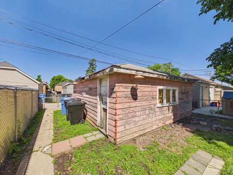 Tiny photo for 5208 S Long Avenue, Chicago, IL 60638 (MLS # 12678375)