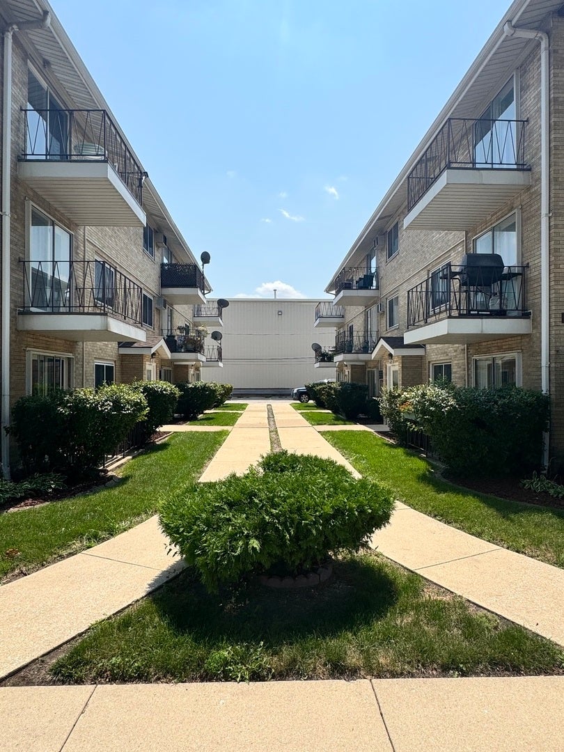 6023 W 64th Place 9
