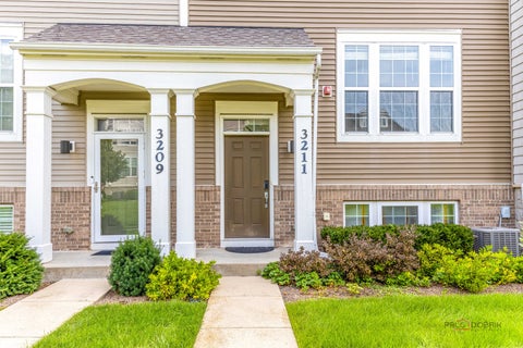 Tiny photo for 3211 Coral Lane, Glenview, IL 60026 (MLS # 12733641)