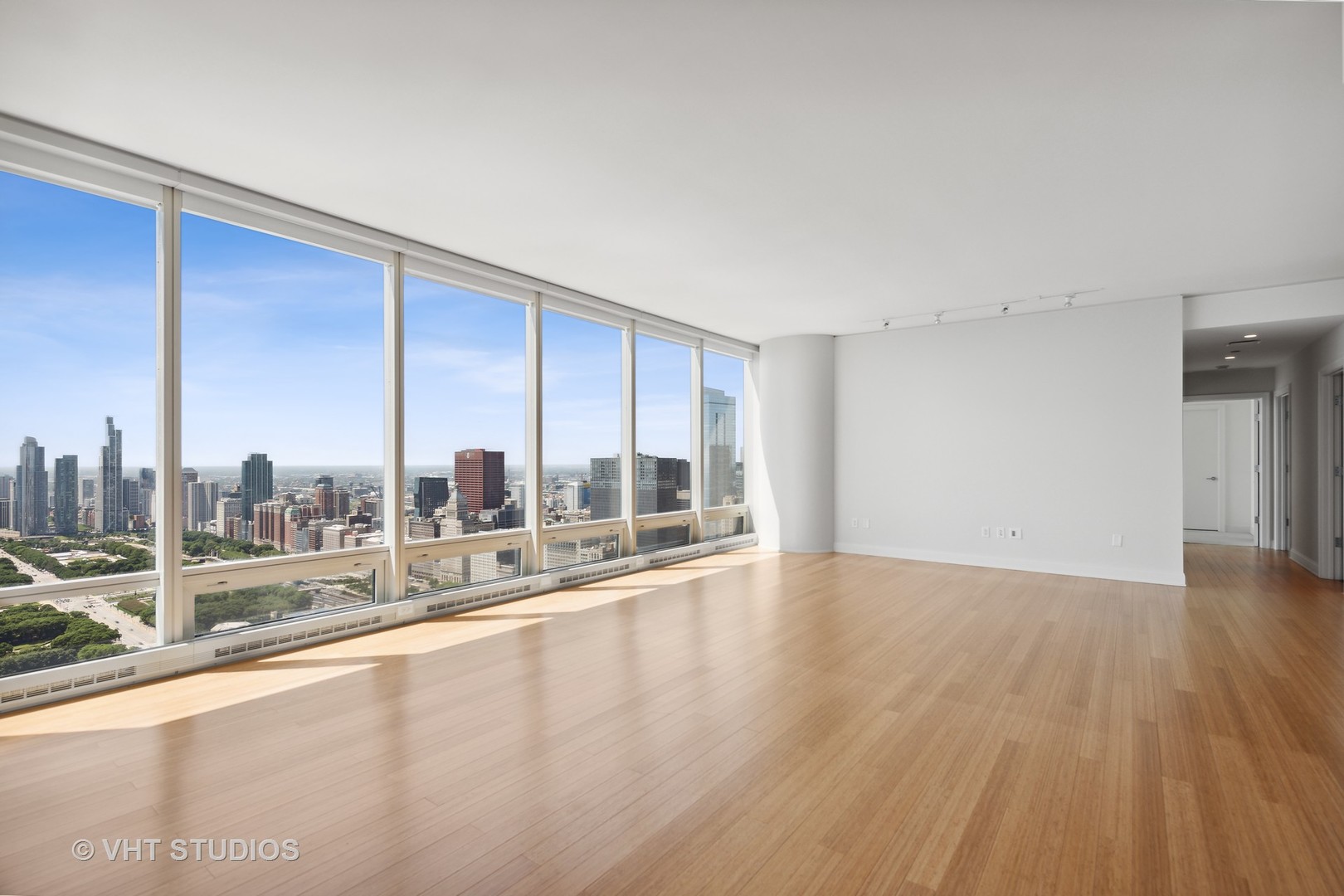 340 E RANDOLPH Street 5103