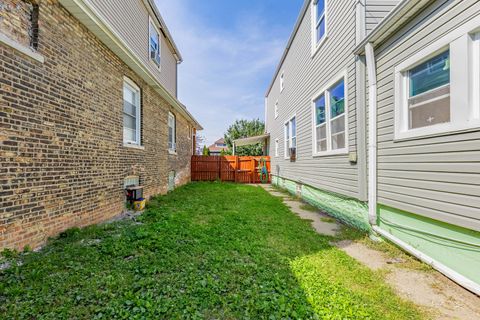 Tiny photo for 5621 S Sawyer Avenue, Chicago, IL 60629 (MLS # 12420044)