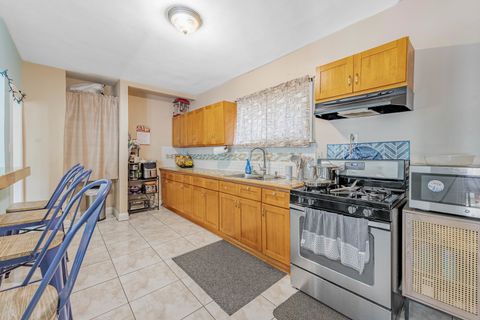 Tiny photo for 5621 S Sawyer Avenue, Chicago, IL 60629 (MLS # 12420044)