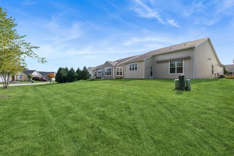 Tiny photo for 2915 Stoney Creek Drive, Elgin, IL 60124 (MLS # 12482735)