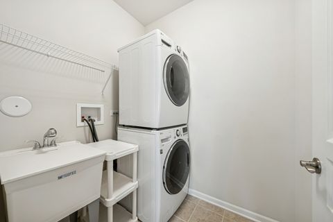 Tiny photo for 2915 Stoney Creek Drive, Elgin, IL 60124 (MLS # 12482735)