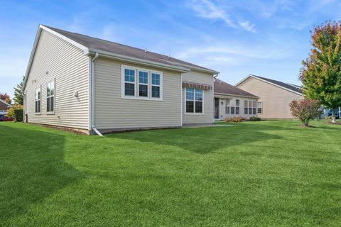 Tiny photo for 2915 Stoney Creek Drive, Elgin, IL 60124 (MLS # 12482735)