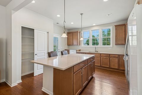 Tiny photo for 2915 Stoney Creek Drive, Elgin, IL 60124 (MLS # 12482735)