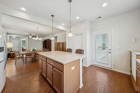 Tiny photo for 2915 Stoney Creek Drive, Elgin, IL 60124 (MLS # 12482735)