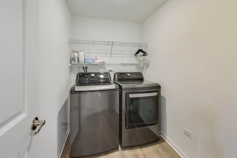 Tiny photo for 1406 Neubauer Circle #1904, Lindenhurst, IL 60046 (MLS # 12627450)