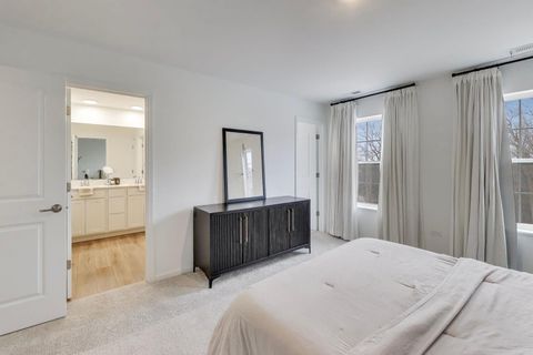 Tiny photo for 1406 Neubauer Circle #1904, Lindenhurst, IL 60046 (MLS # 12627450)