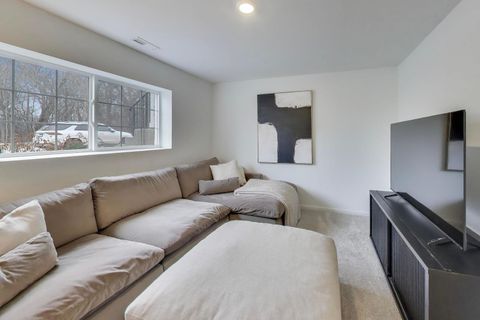 Tiny photo for 1406 Neubauer Circle #1904, Lindenhurst, IL 60046 (MLS # 12627450)