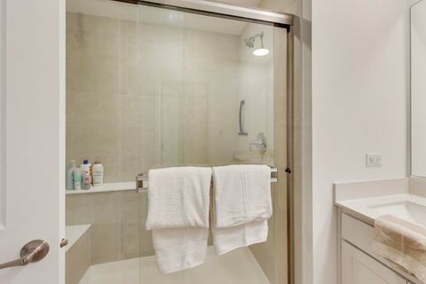 Tiny photo for 1406 Neubauer Circle #1904, Lindenhurst, IL 60046 (MLS # 12627450)