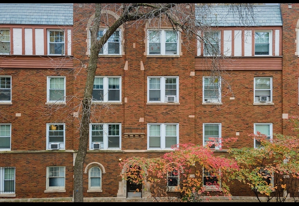 1056 W Lill Avenue 3