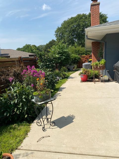 Tiny photo for 419 S Royal Court, Palatine, IL 60067 (MLS # 12528186)