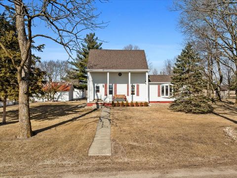 Photo of 2411 Goldberg Road, Bloomington, IL 61705 (MLS # 12570073)