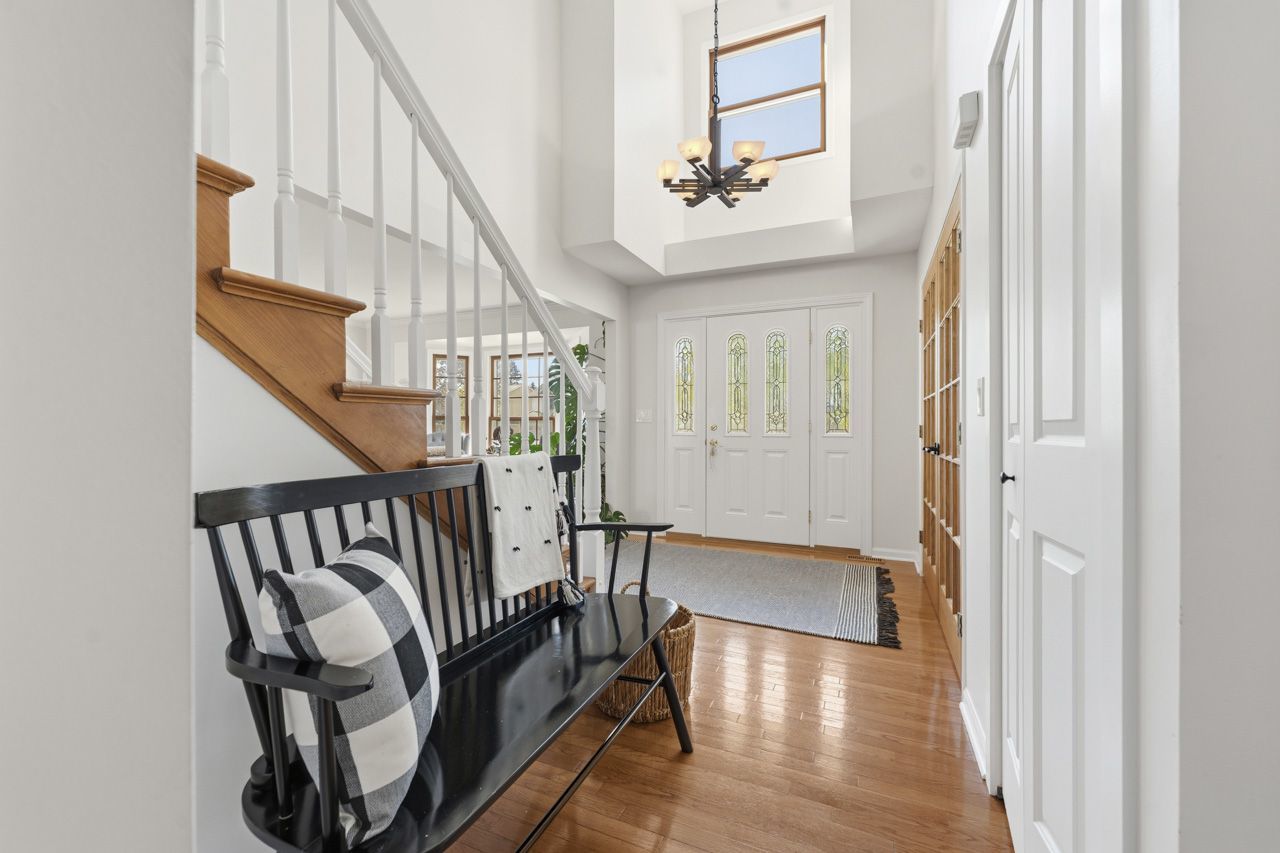 1601 Crowfoot Circle N