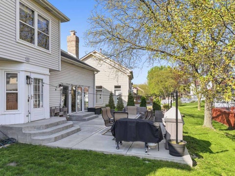 Tiny photo for 1601 Crowfoot Circle N, Hoffman Estates, IL 60169 (MLS # 12620376)
