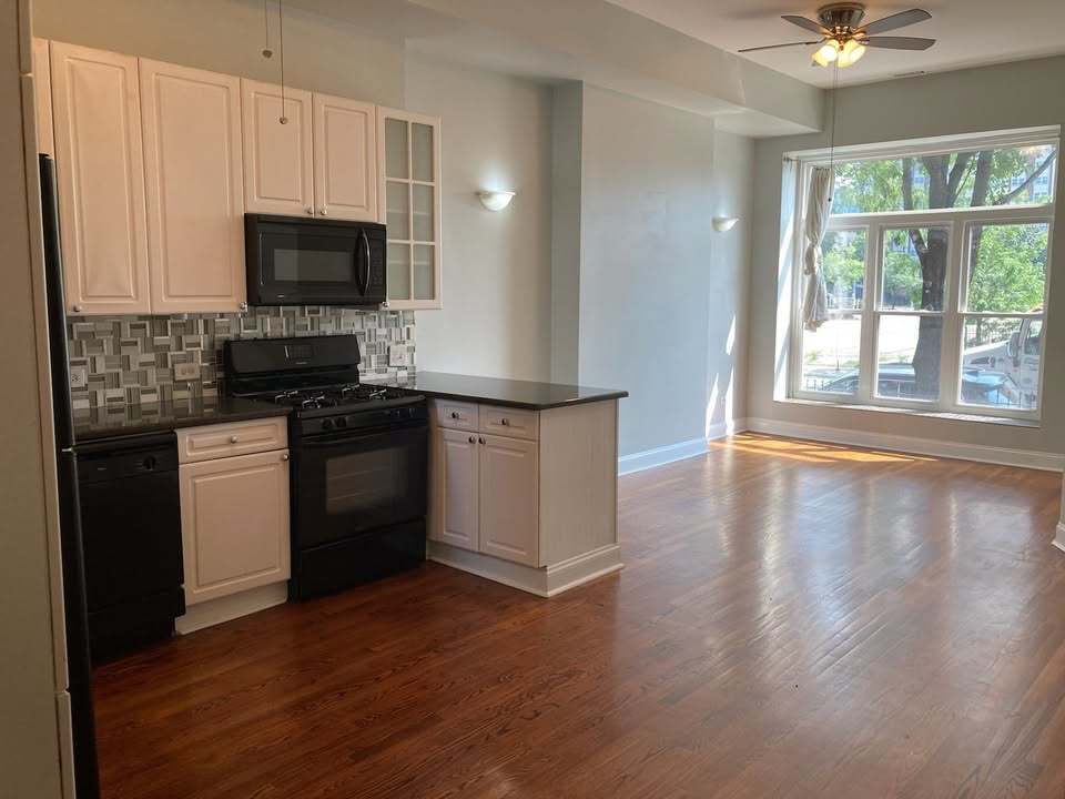 1650 W WARREN Boulevard 1