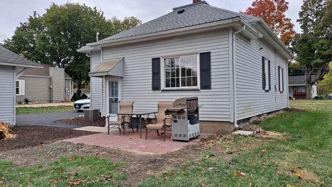 Tiny photo for 122 Portland Avenue, Oglesby, IL 61348 (MLS # 12497900)