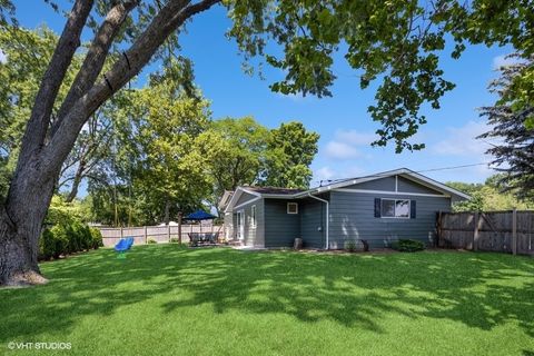 Tiny photo for 527 Maple Lane, Geneva, IL 60134 (MLS # 12438595)