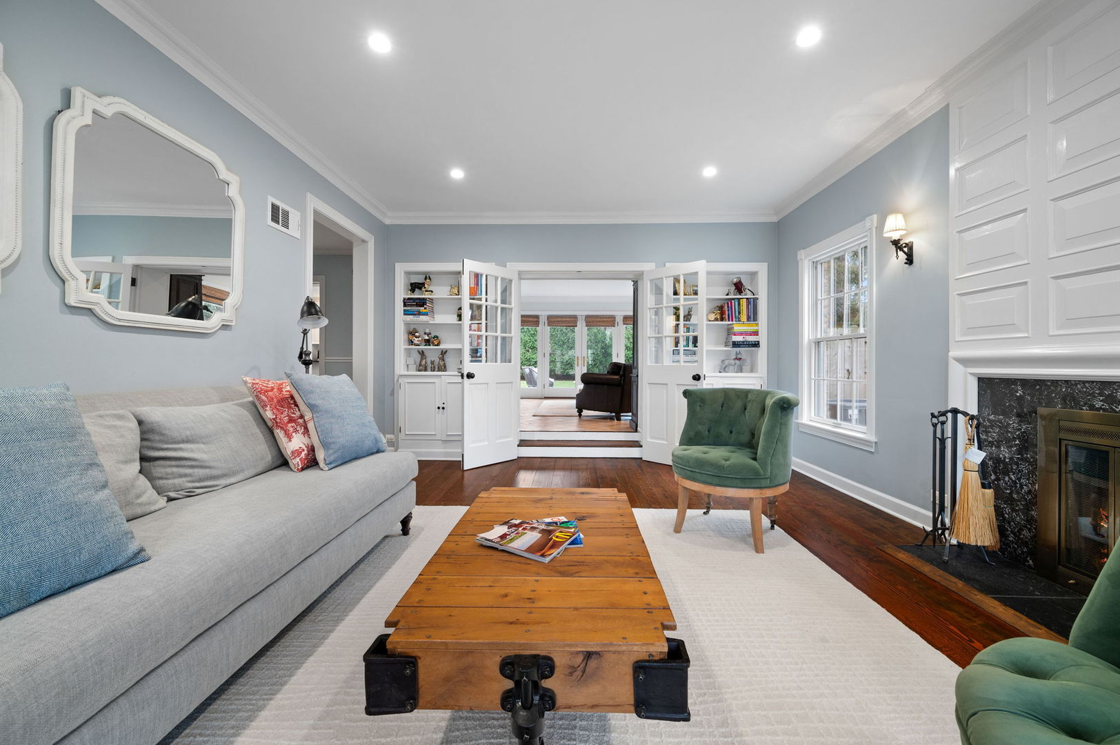 195 Lakeside Place