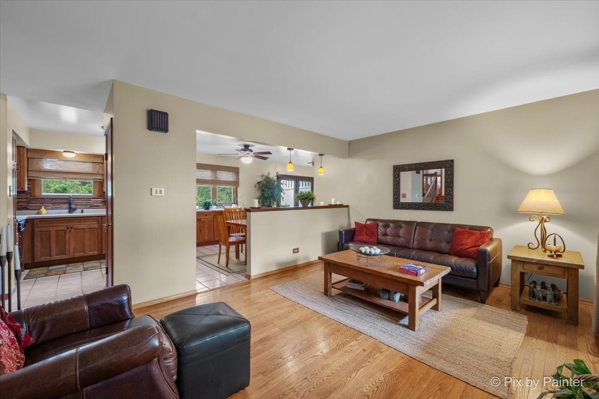 23W328 Great Western Avenue