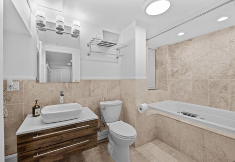 Tiny photo for 425 W Briar Place #1E, Chicago, IL 60657 (MLS # 12765537)