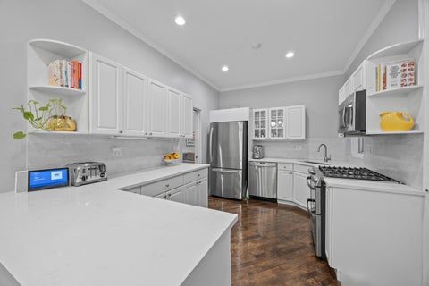 Tiny photo for 425 W Briar Place #1E, Chicago, IL 60657 (MLS # 12765537)