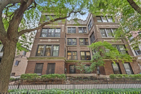 Photo of 425 W Briar Place #1E, Chicago, IL 60657 (MLS # 12765537)